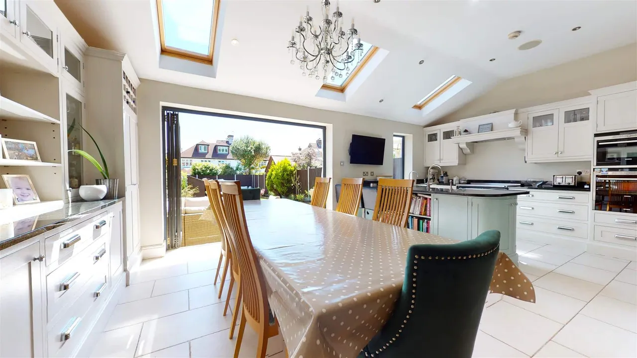 Monkhams Lane, Woodford Green, photo 9