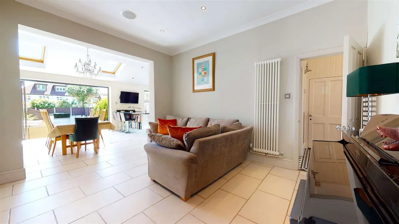 Monkhams Lane, Woodford Green, photo 5