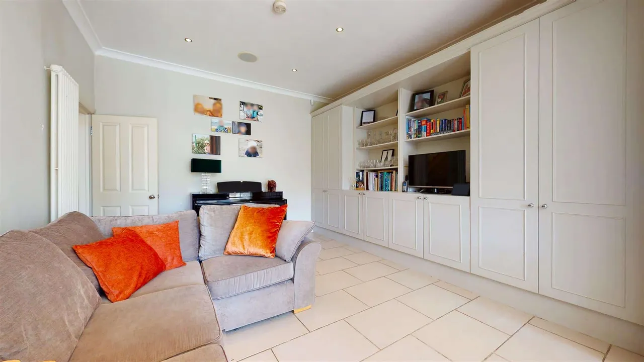 Monkhams Lane, Woodford Green, photo 7