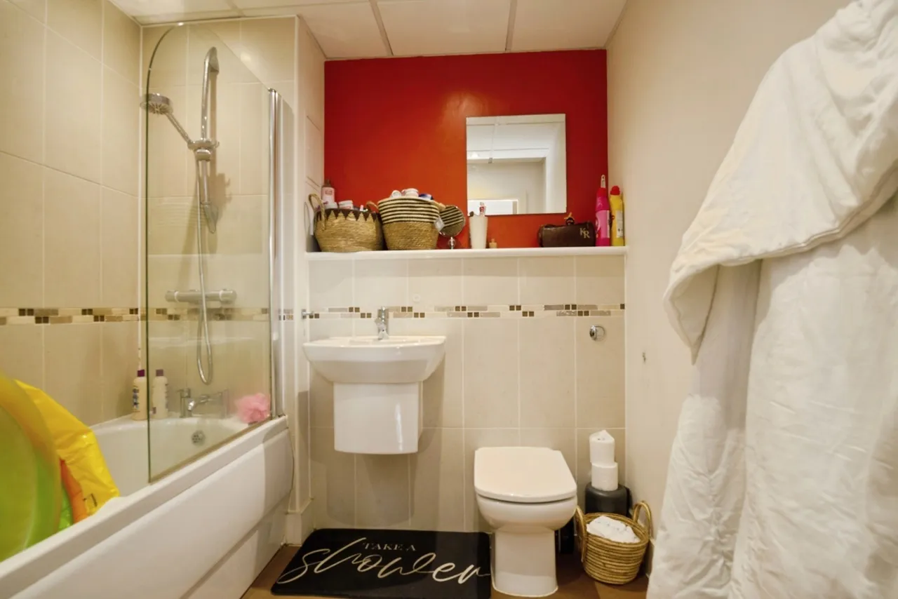 Eddystone House, Ferry Court, Cardiff, South Glamorgan, CF11, photo 9