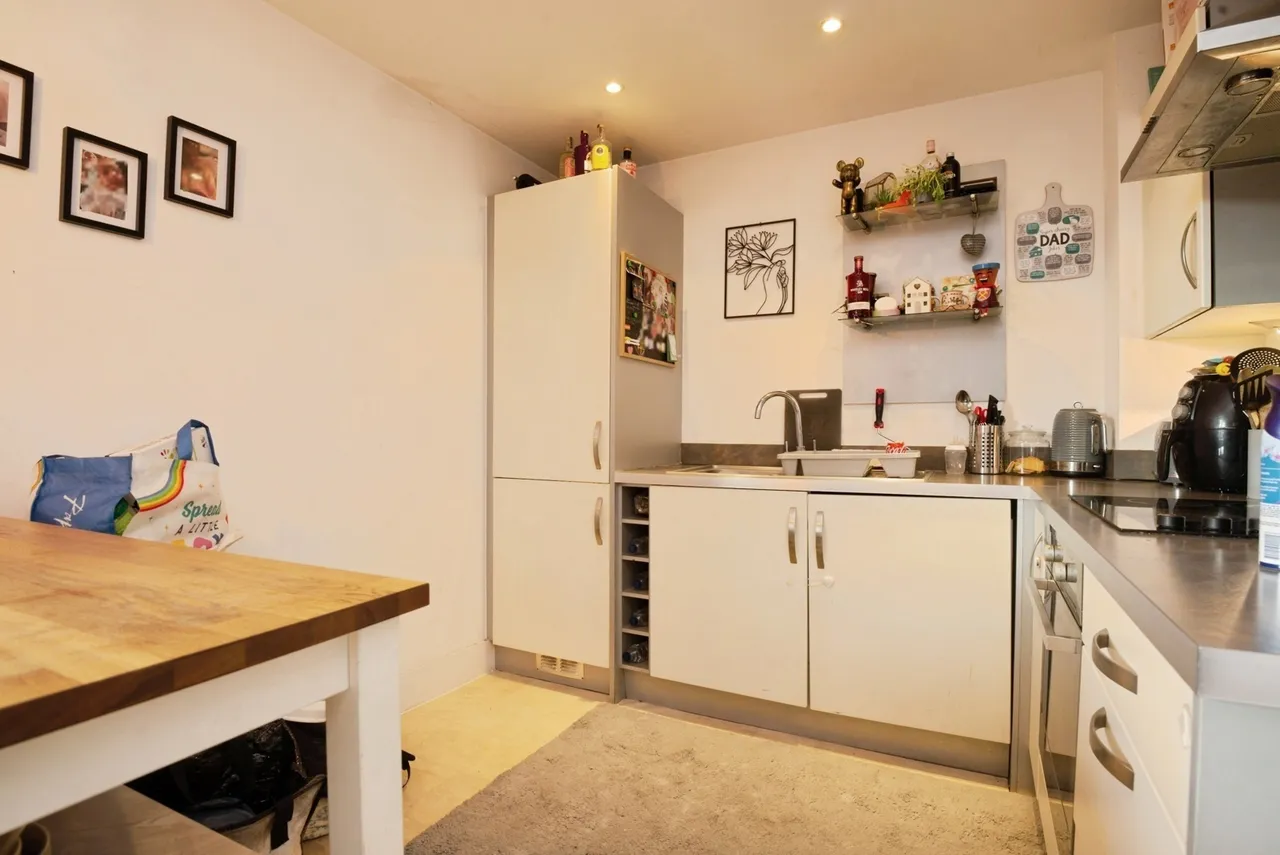 Eddystone House, Ferry Court, Cardiff, South Glamorgan, CF11, photo 4