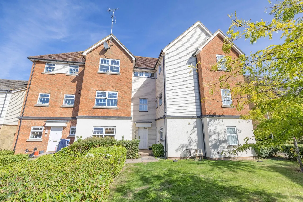 2 bed flat for sale, Homersham, Canterbury, CT1