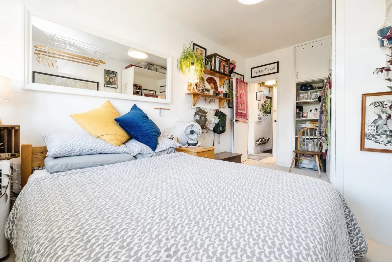 Mile End Road, London, E1, photo 15