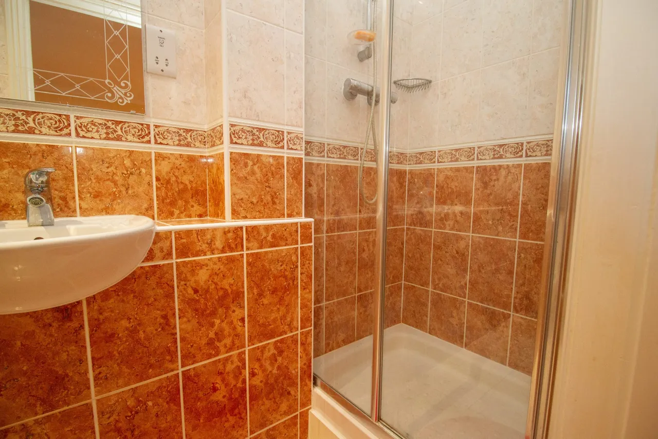 Flat 6, Greenwood Manor Church Road, Fleet, GU51 4NA, photo 9