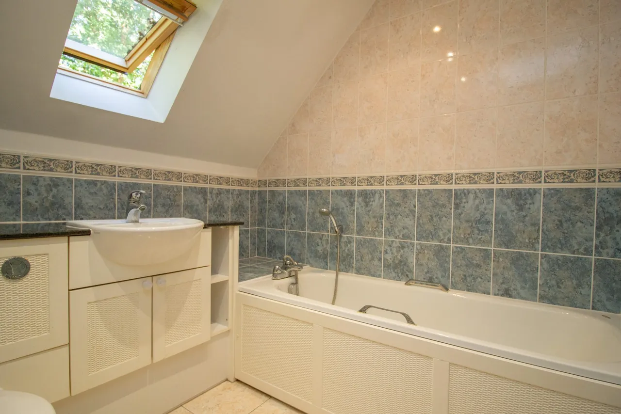 Flat 6, Greenwood Manor Church Road, Fleet, GU51 4NA, photo 8