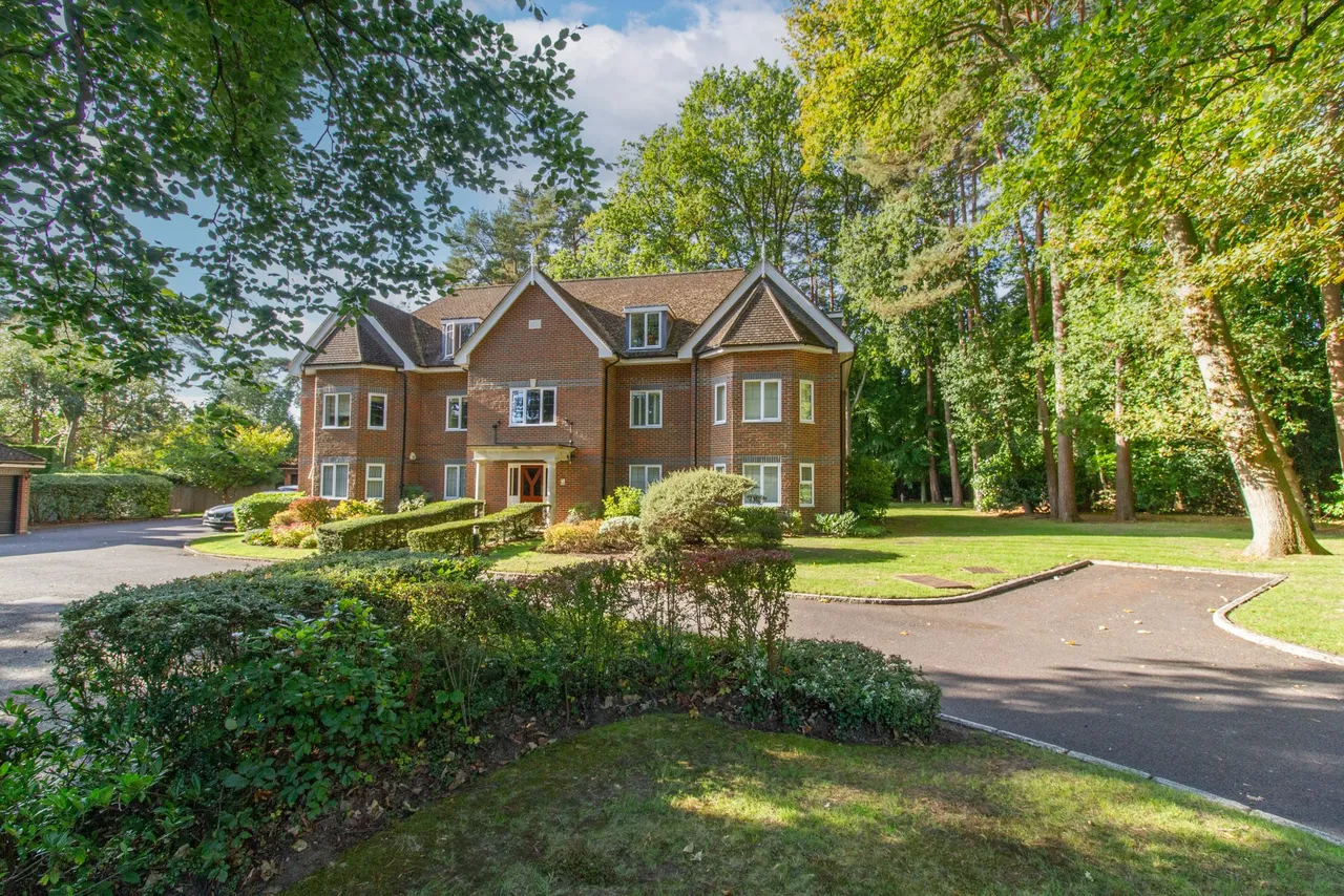 2 bed flat for sale — Flat 6, Greenwood Manor Church Road, Fleet, GU51 4NA