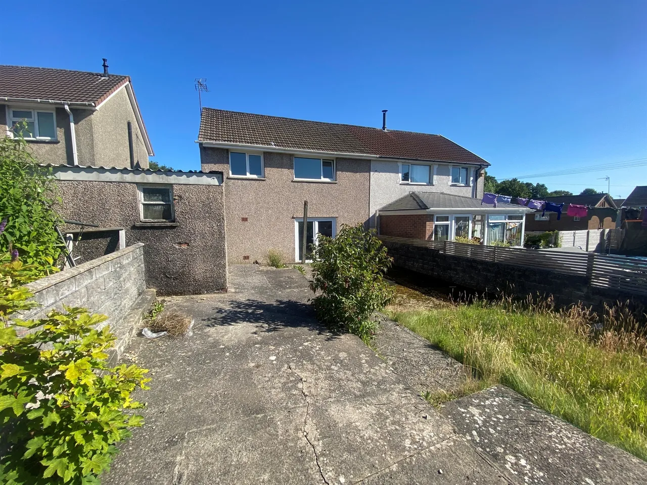 3 bed house for sale, Heol Celyn Pontypridd, CF38