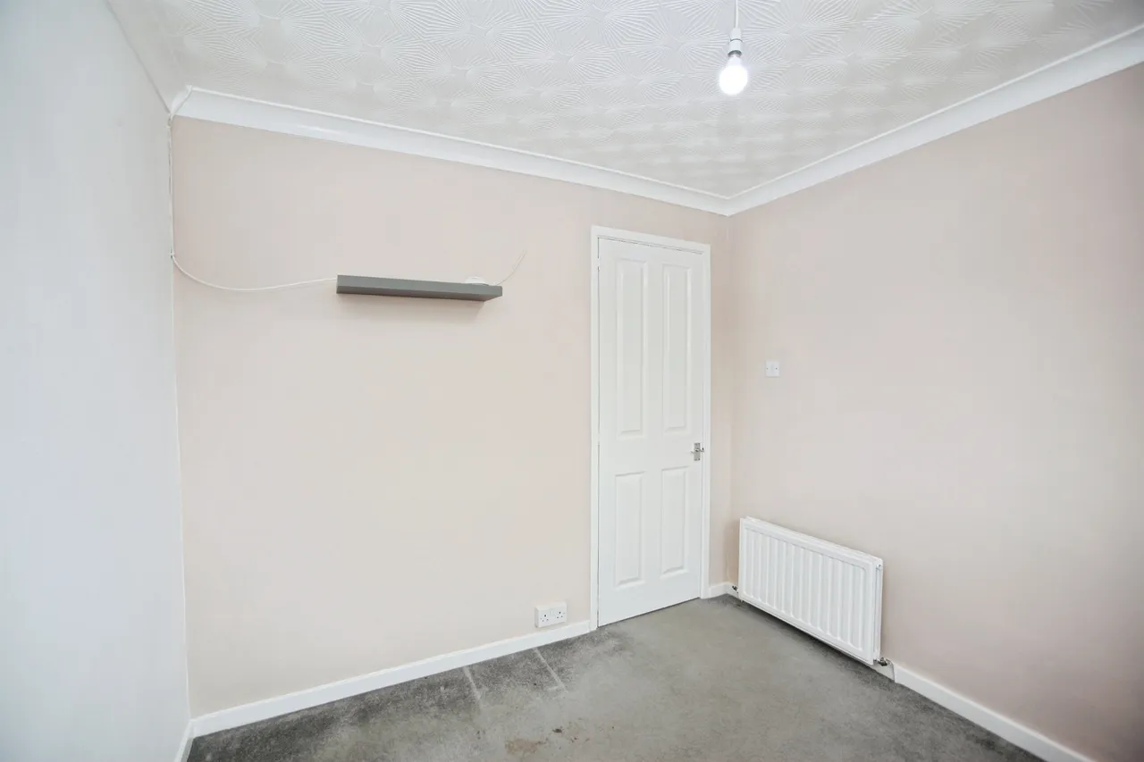 Heol Celyn Pontypridd, CF38, photo 17