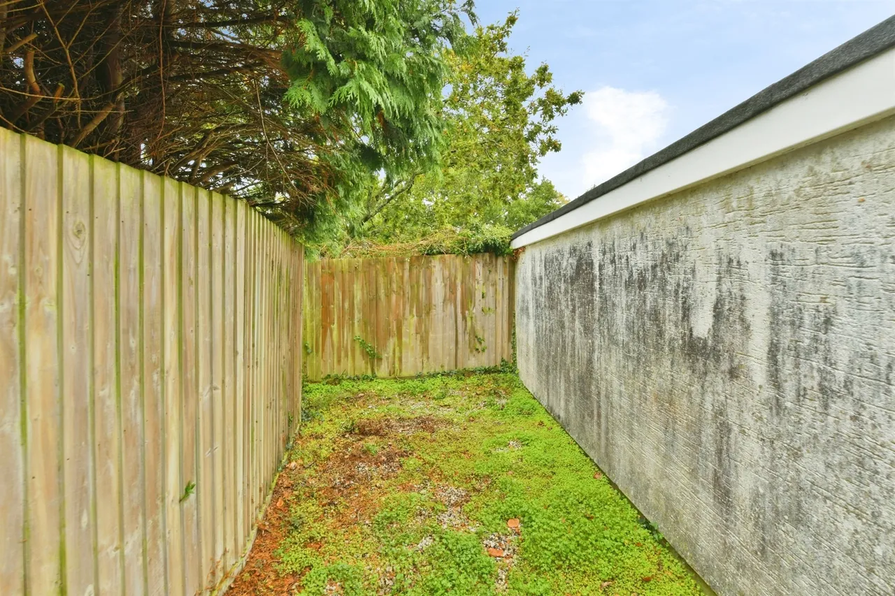 Gordon Court, Saltash, PL12, photo 9