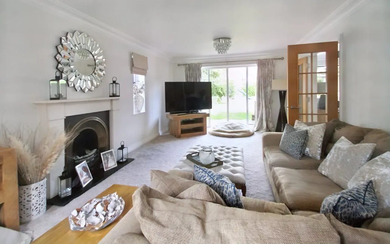 Bromham Road, Bedford MK40 4AF, photo 4