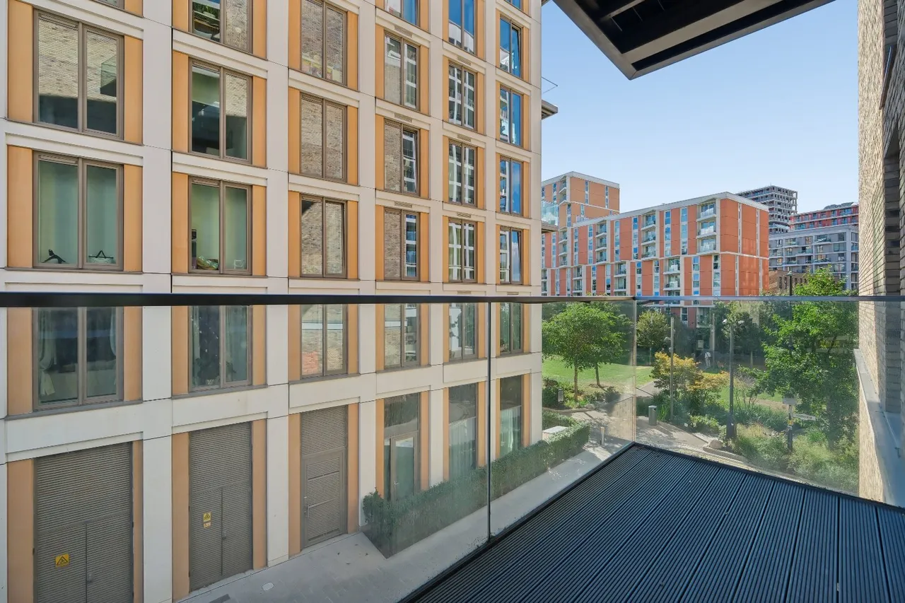 Schooner Road, London, E16, photo 6