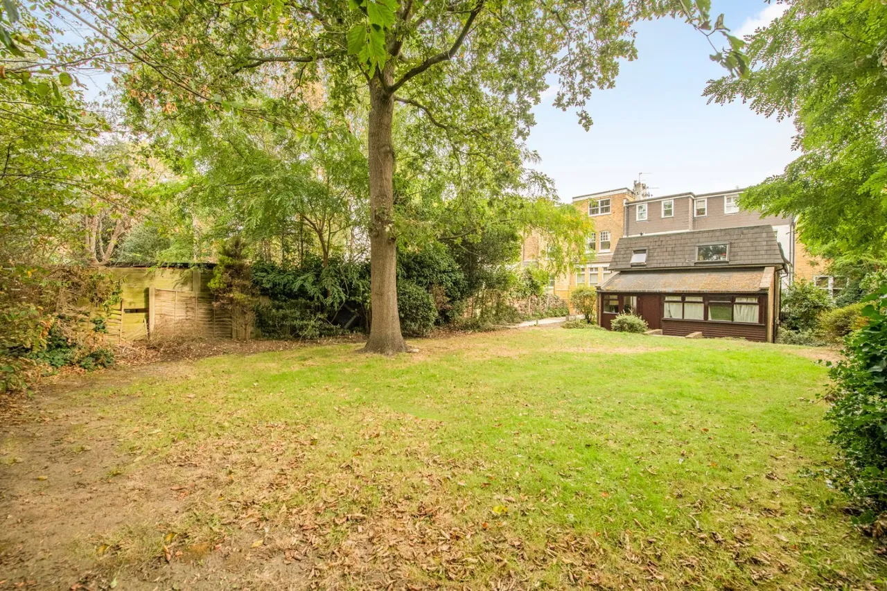 Trinity Road, London, SW18, photo 11