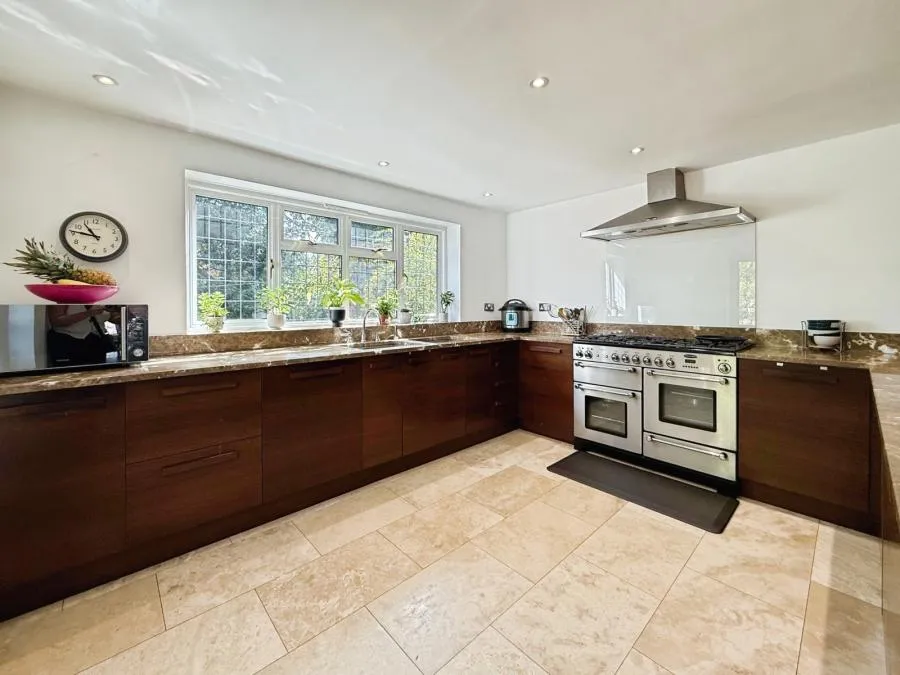 Lower Wokingham Road, Crowthorne, RG45, photo 2