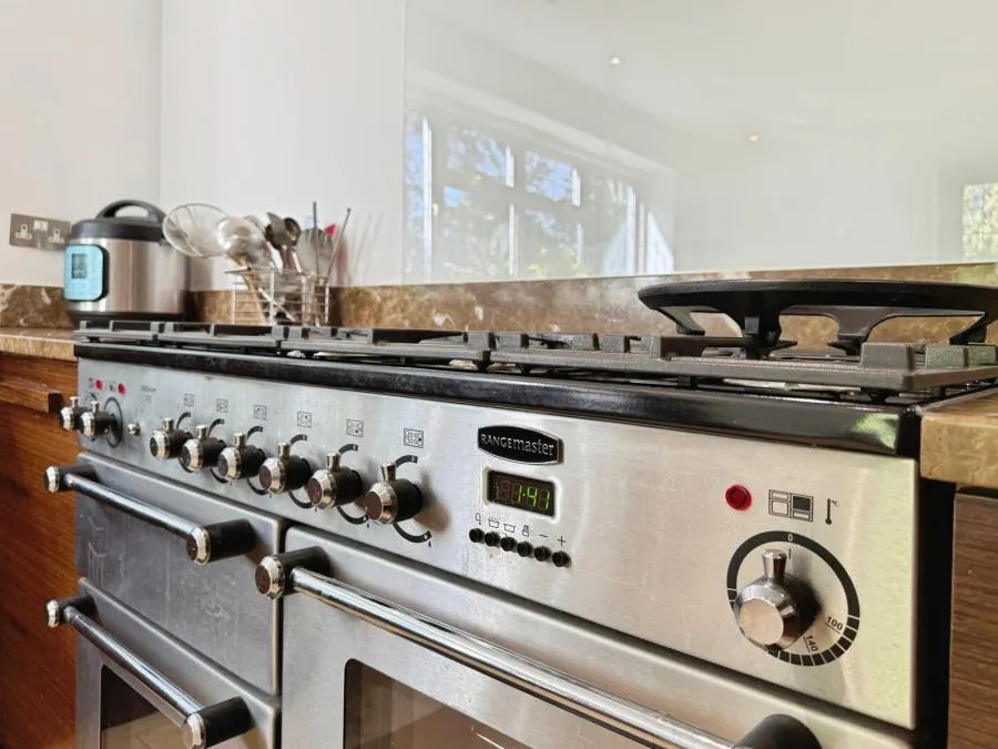 Lower Wokingham Road, Crowthorne, RG45, photo 9