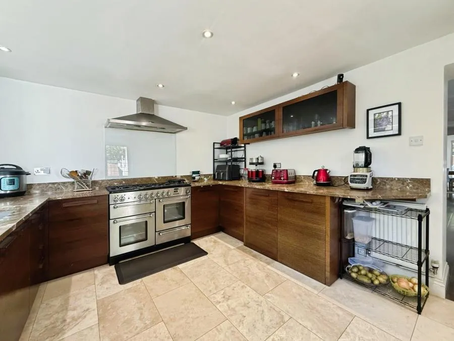 Lower Wokingham Road, Crowthorne, RG45, photo 7