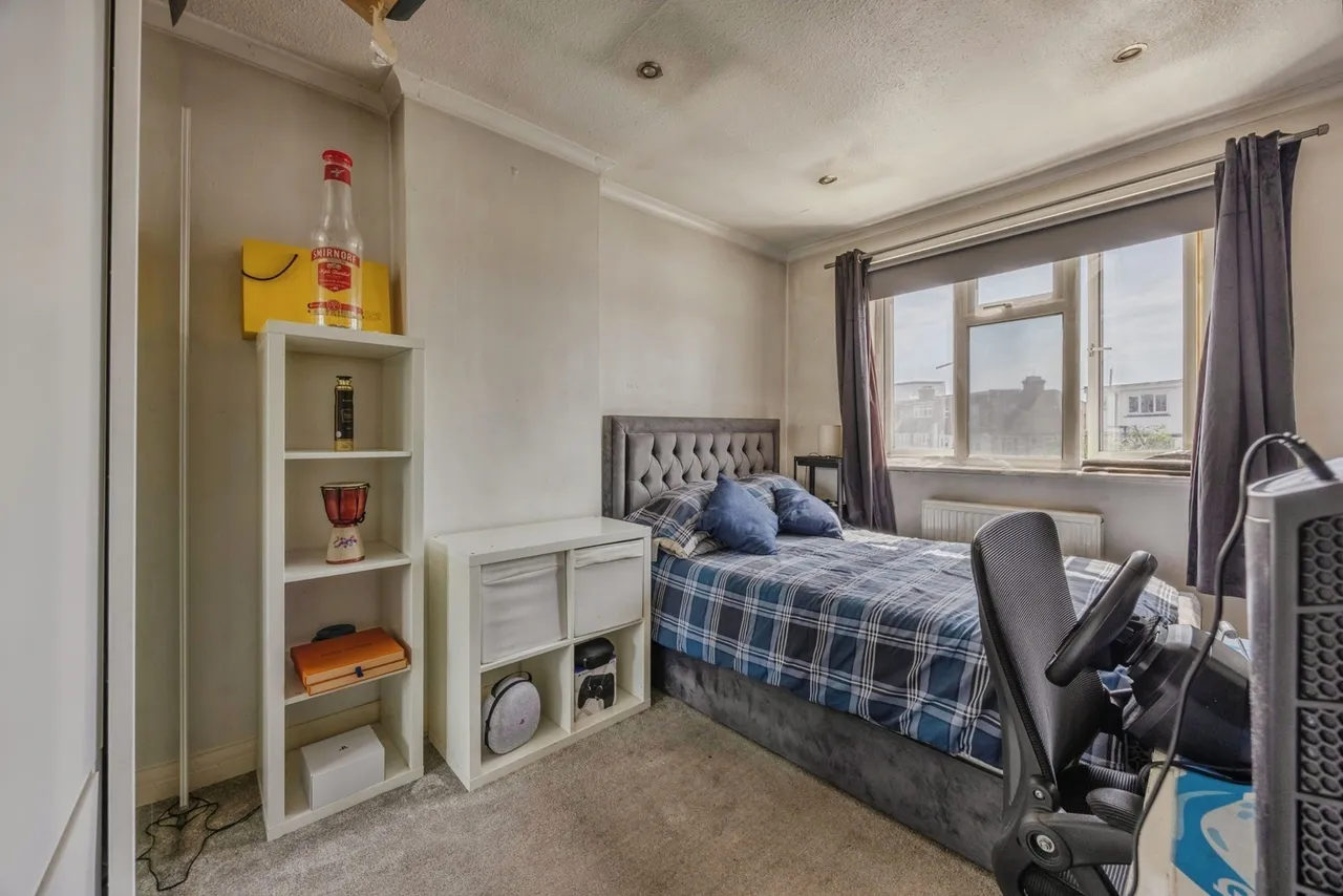 Oriel Close, Mitcham, CR4, photo 13