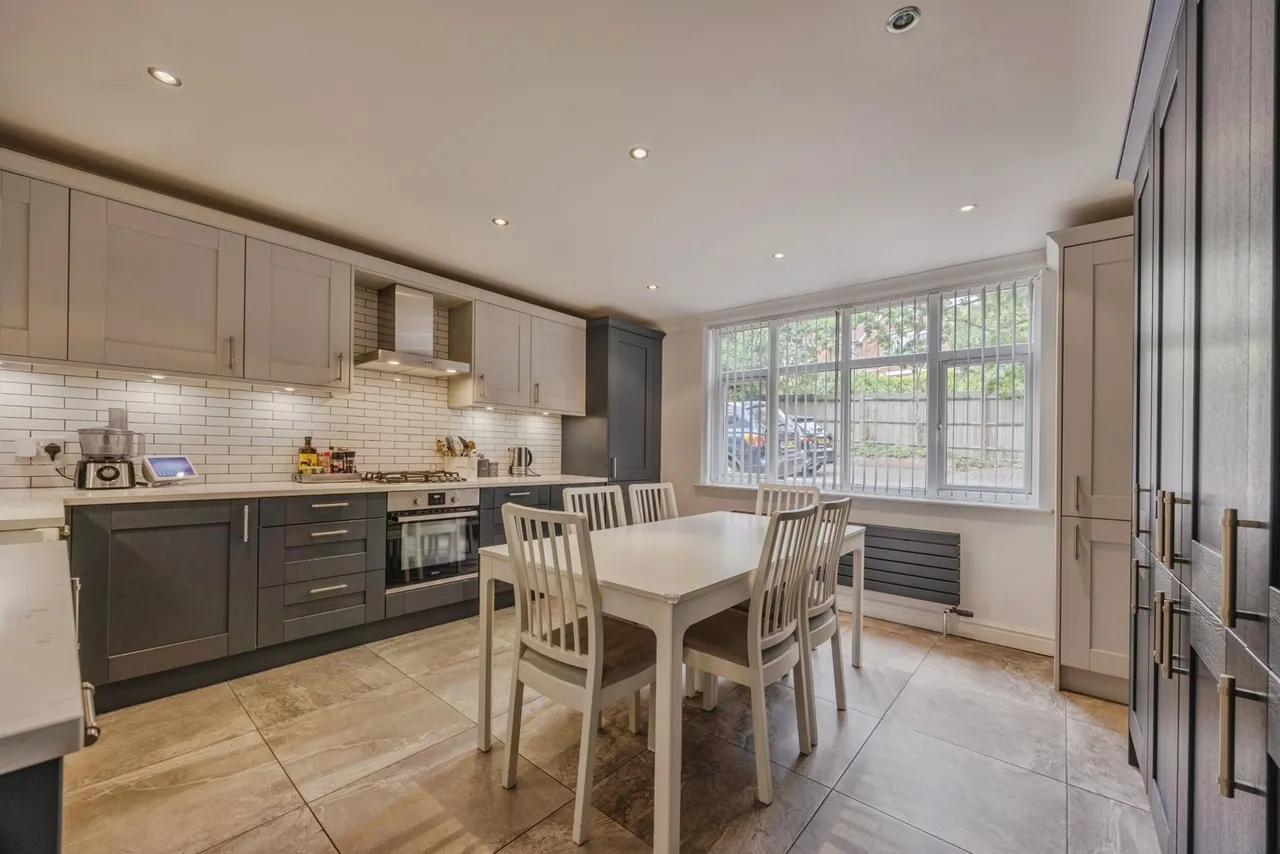 Foxley Lane, Purley, CR8, photo 2