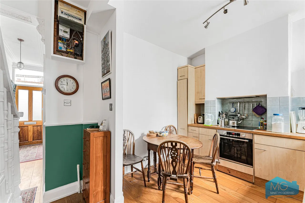 Brackenbury Road, London, N2, photo 13