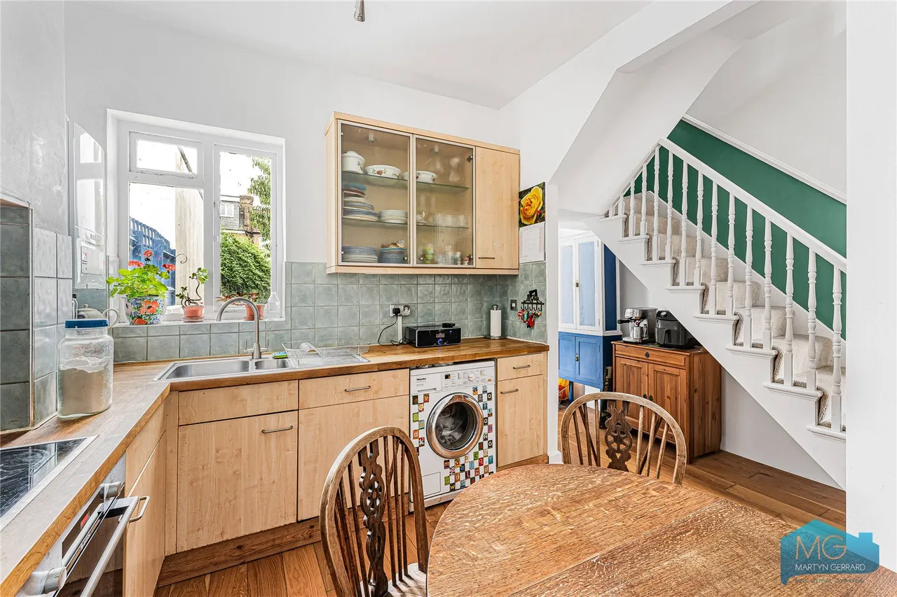 Brackenbury Road, London, N2, photo 14