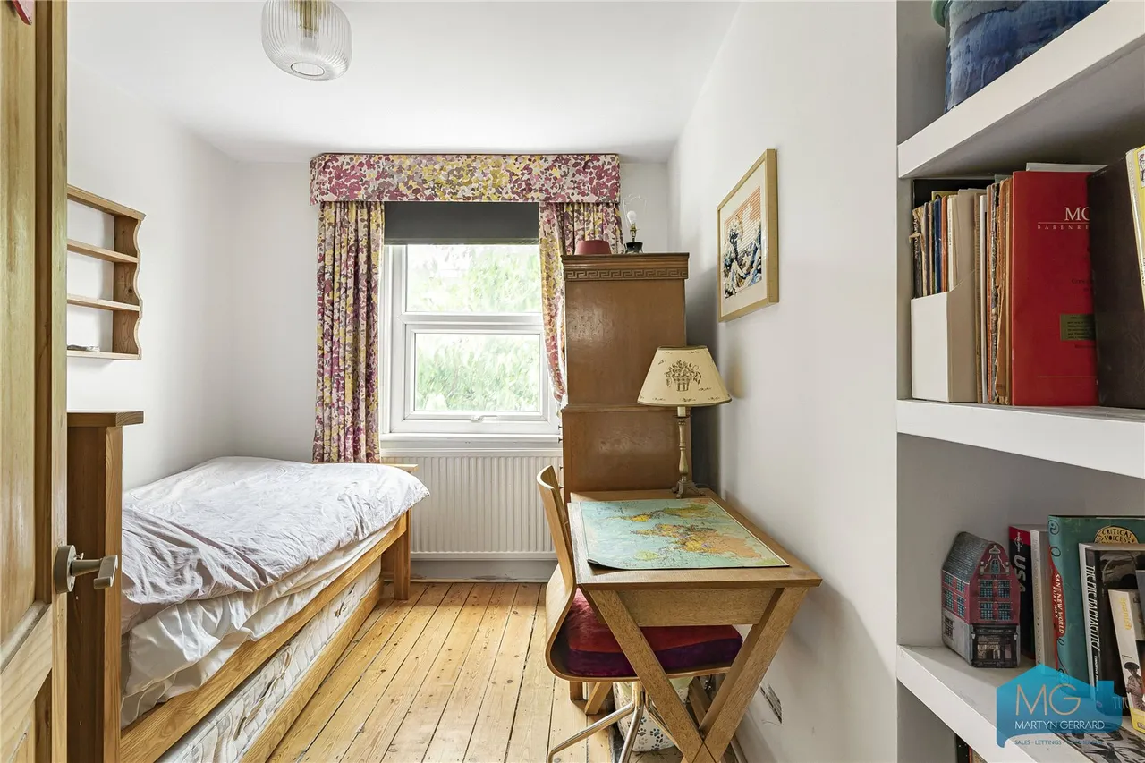 Brackenbury Road, London, N2, photo 7