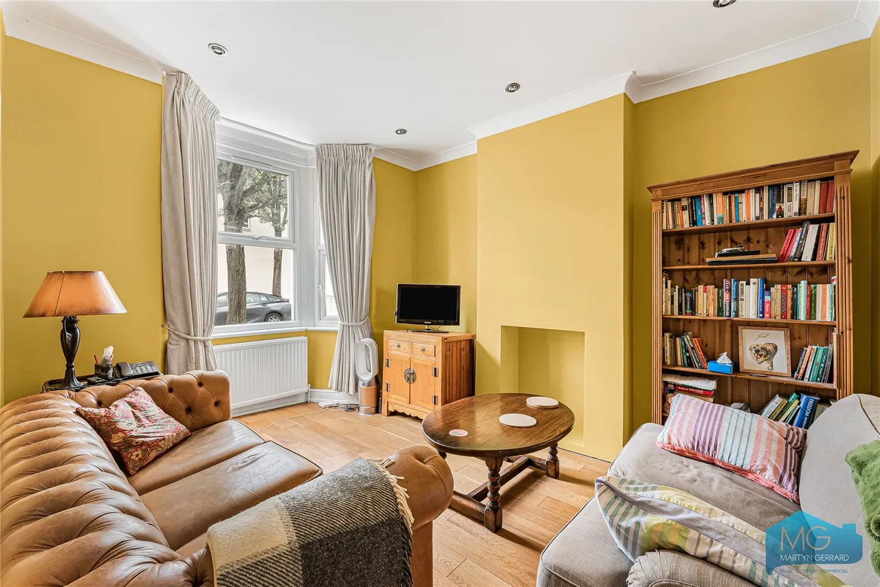 Brackenbury Road, London, N2, photo 2