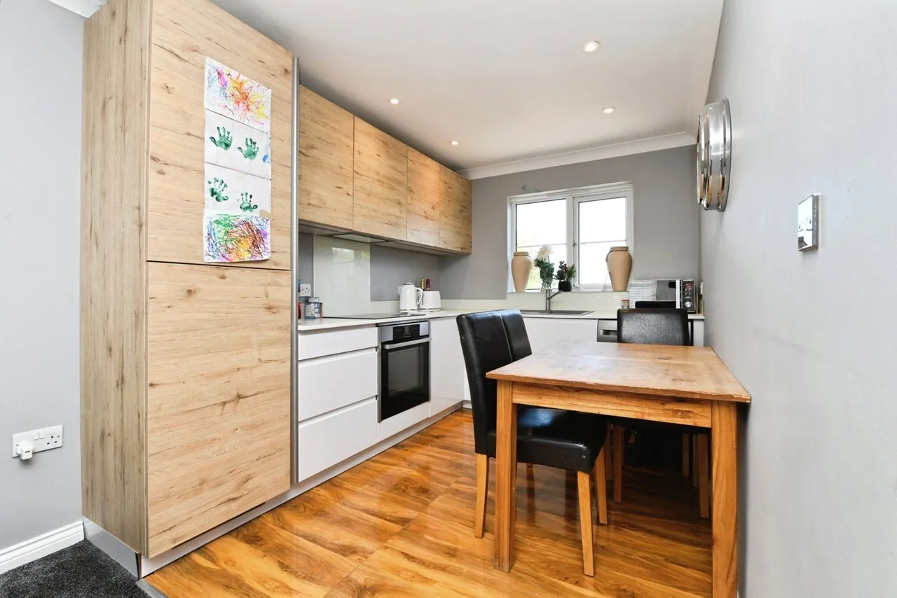 Czarina Rise, Basildon, Essex, SS15, photo 2