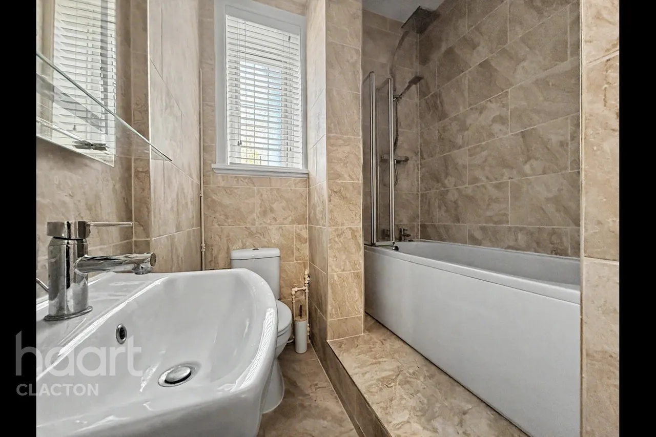 Second Avenue, Frinton-On-Sea, CO13, photo 10