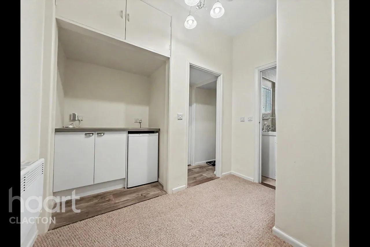 Second Avenue, Frinton-On-Sea, CO13, photo 11