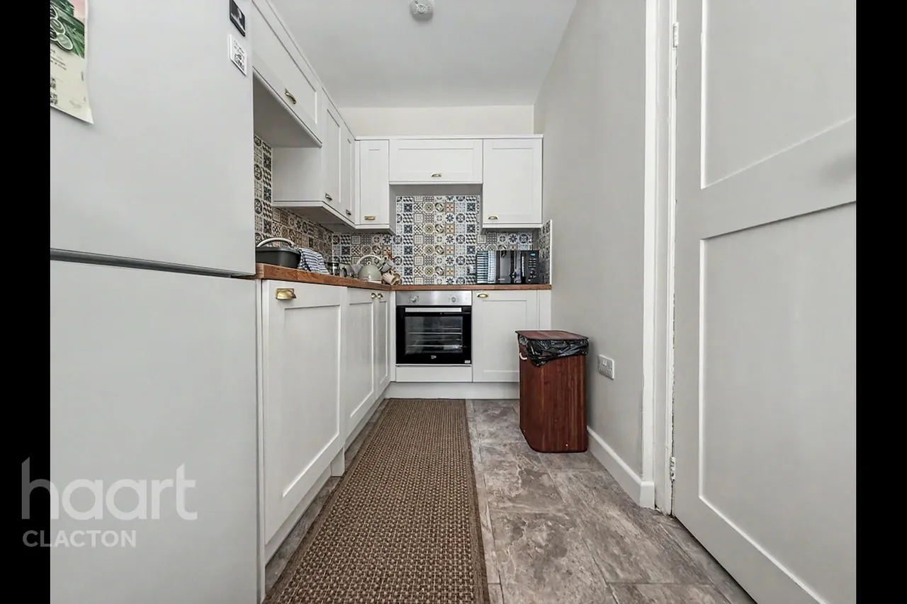 Second Avenue, Frinton-On-Sea, CO13, photo 5