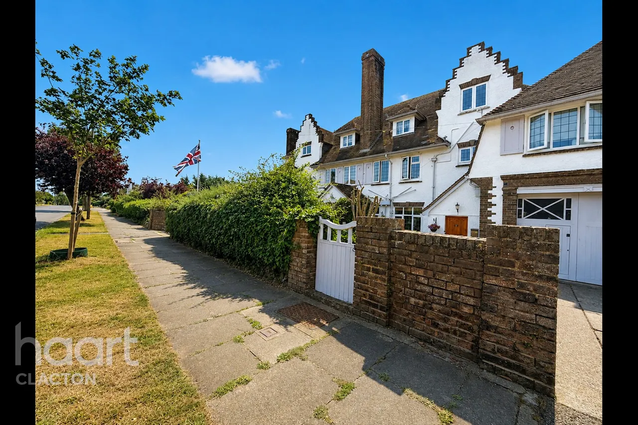 Second Avenue, Frinton-On-Sea, CO13, photo 14