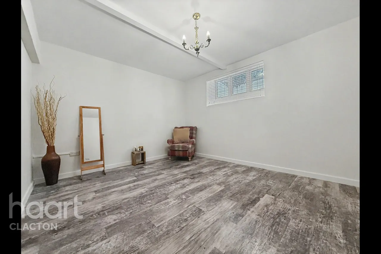 Second Avenue, Frinton-On-Sea, CO13, photo 8