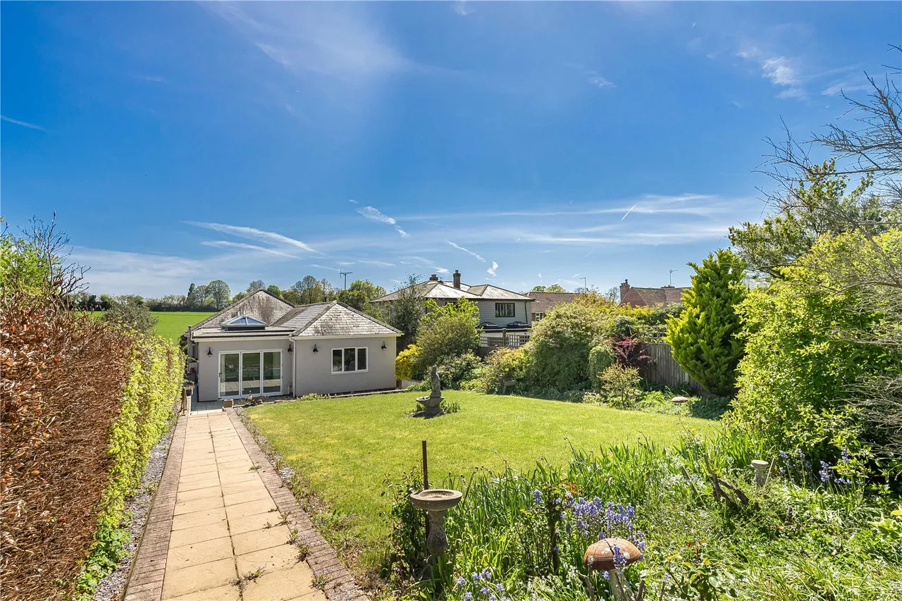 Gascoigne Lane, Ropley, SO24, photo 12