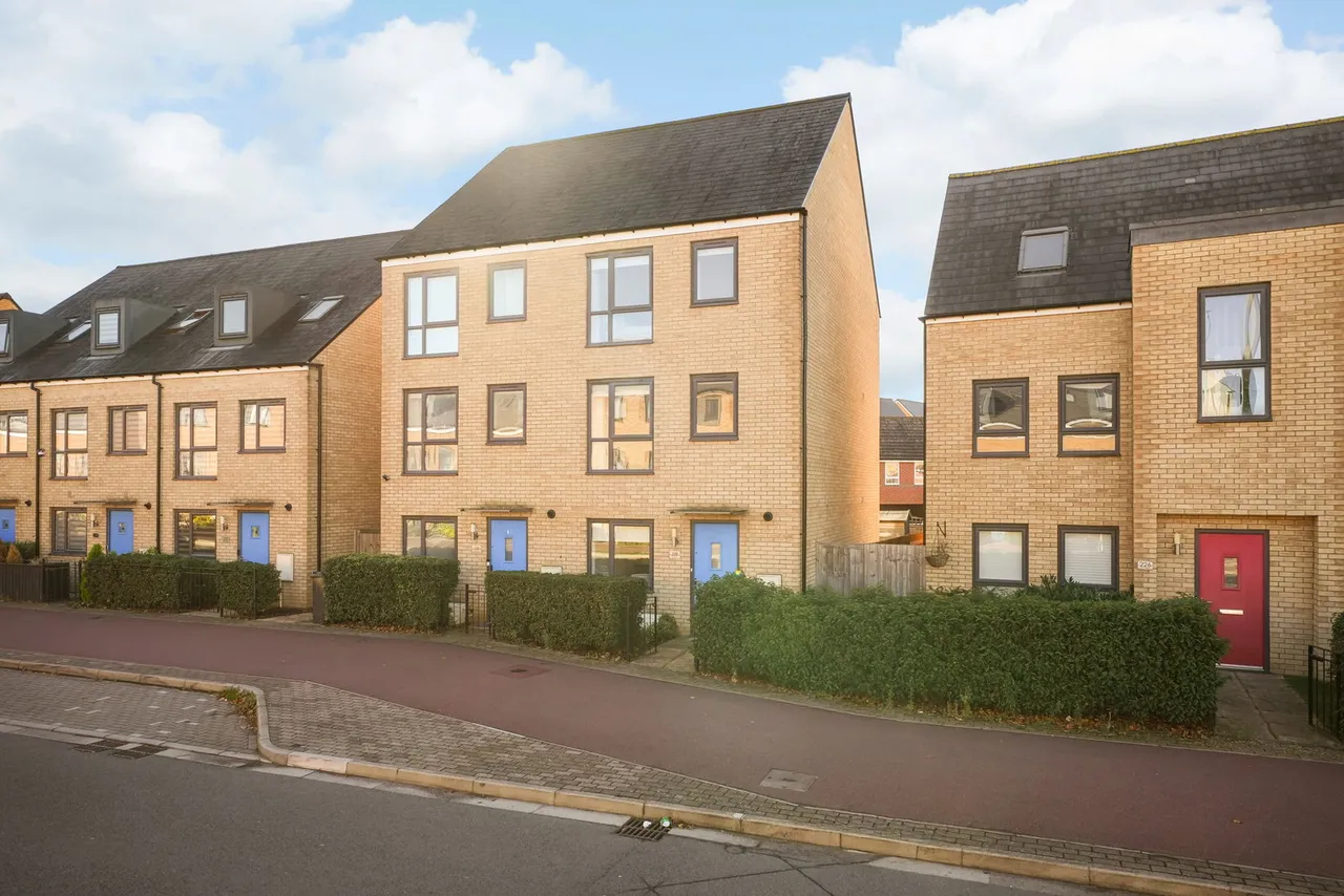 4 bed house for sale, Fen Street, Brooklands, MK10