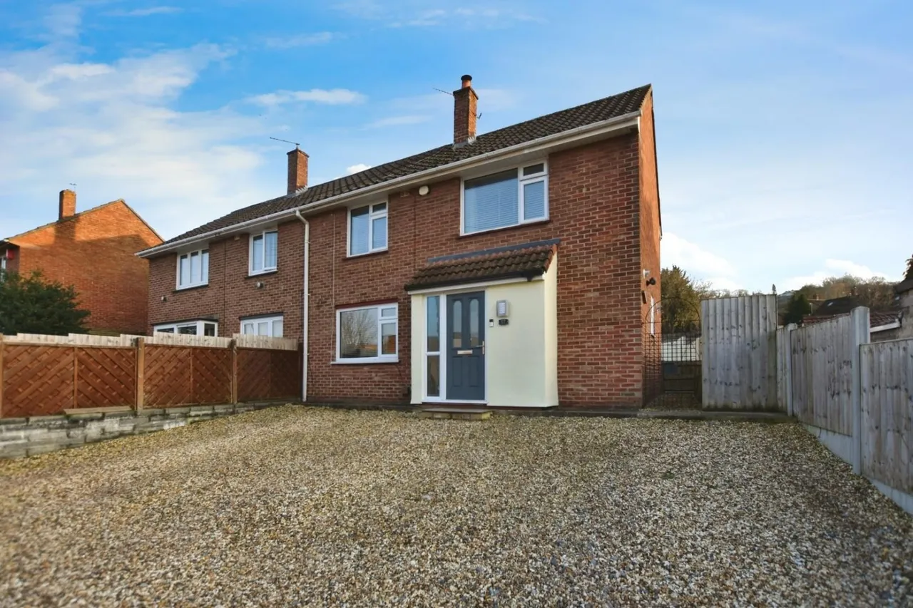 3 bed house for sale — Bearbridge Road, Bristol