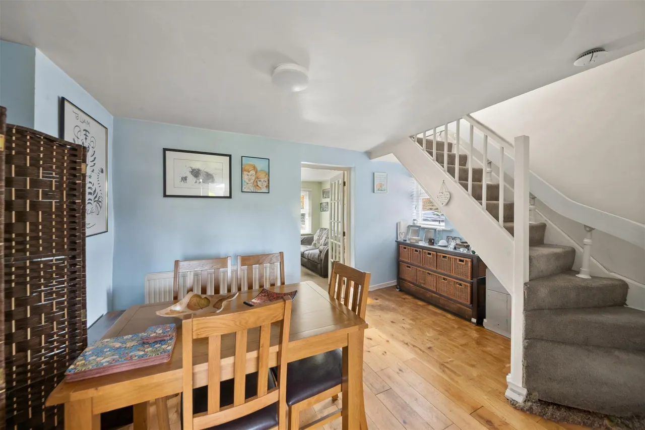 Harlington Road, Uxbridge, photo 3