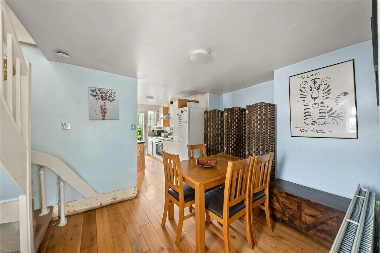 Harlington Road, Uxbridge, photo 10