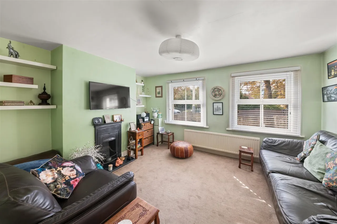 Harlington Road, Uxbridge, photo 2