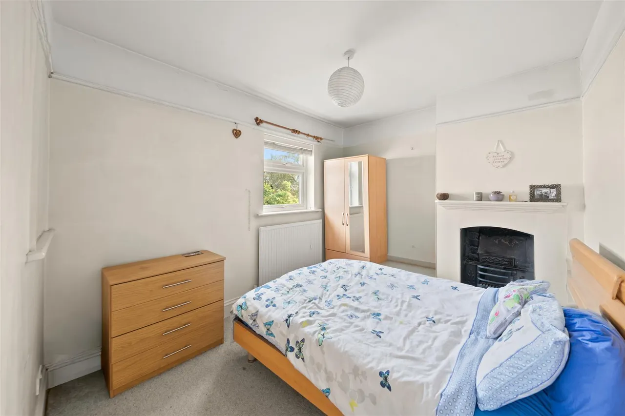 Harlington Road, Uxbridge, photo 6