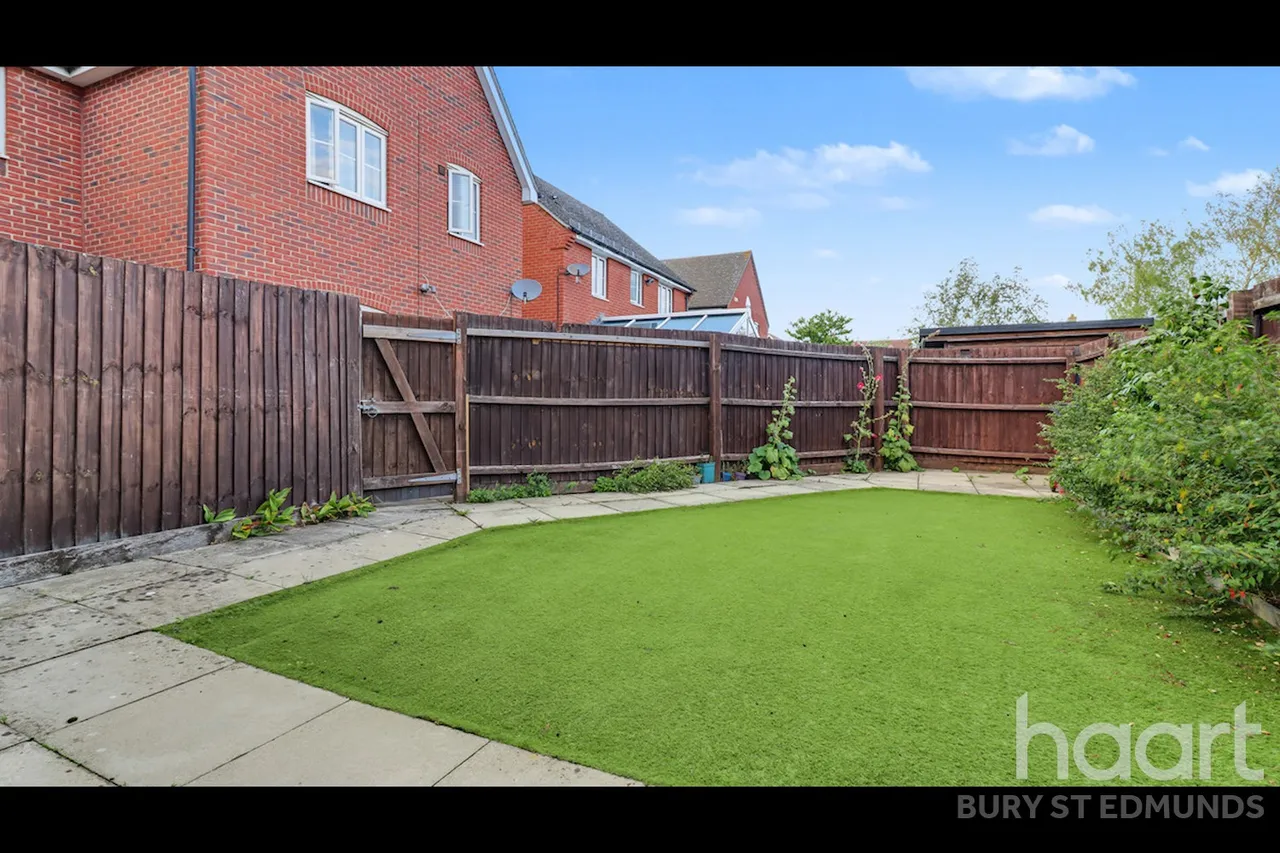 Turnstone Drive, Bury St Edmunds, IP32, photo 9