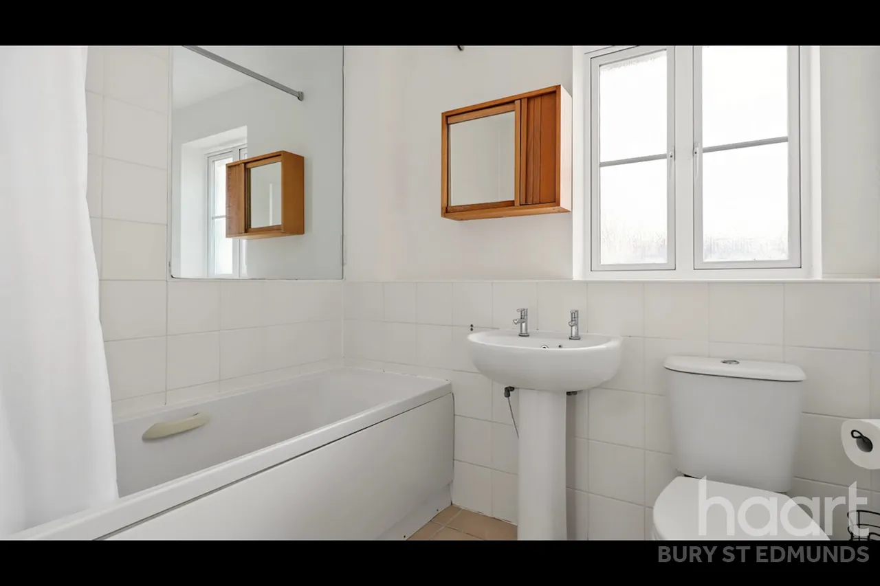 Turnstone Drive, Bury St Edmunds, IP32, photo 8