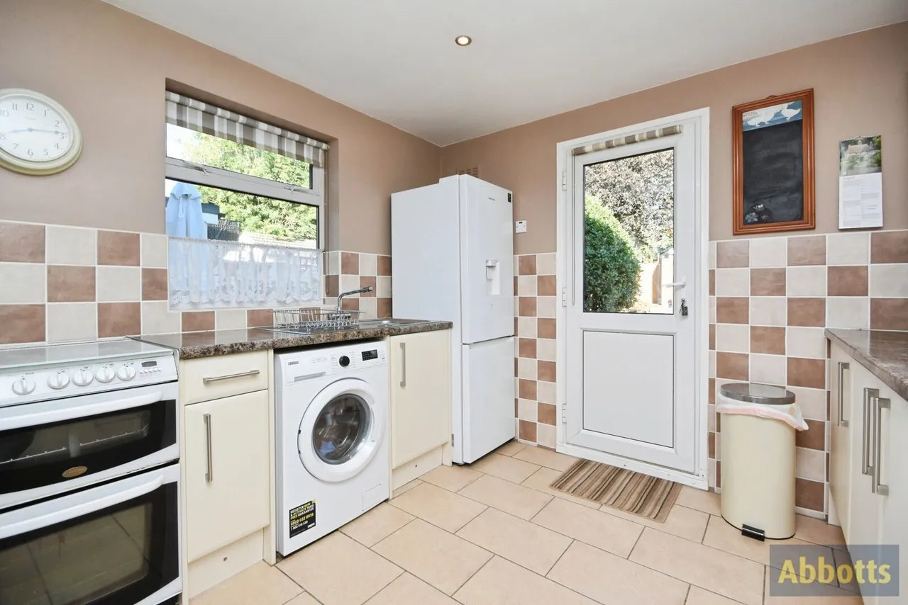 Thames Close, Rayleigh, Essex, SS6, photo 8