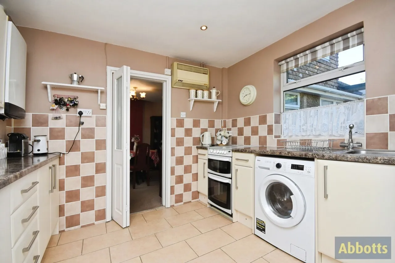 Thames Close, Rayleigh, Essex, SS6, photo 9
