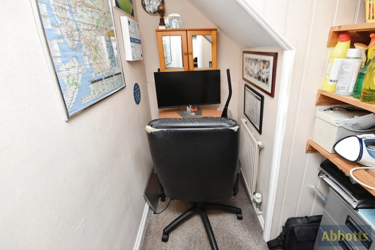 Thames Close, Rayleigh, Essex, SS6, photo 13