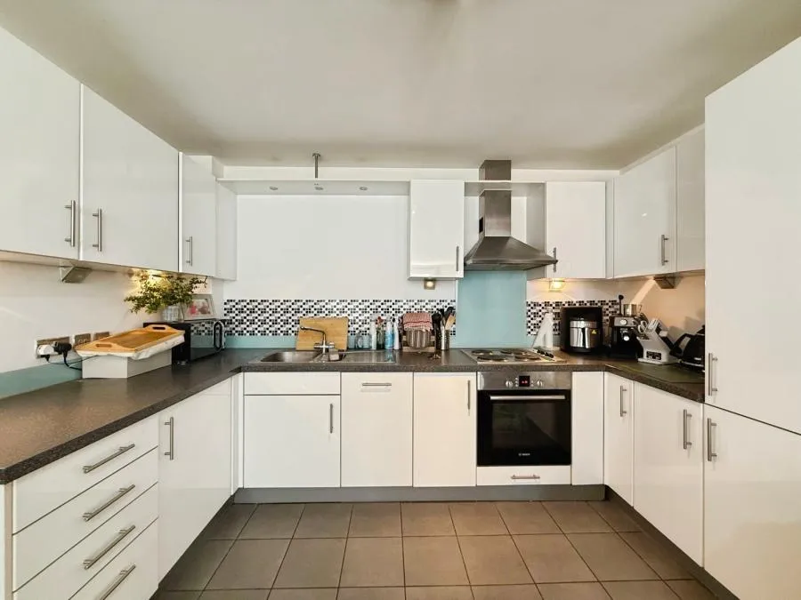 1 bed flat for sale, Napier Road, Crowthorne, RG45