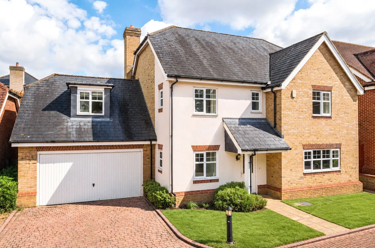 5 bed house for sale, Knox Road, Guildford, GU2