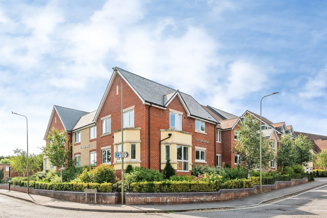 1 bed retirement property for sale — Greyhound Lane, Thame
