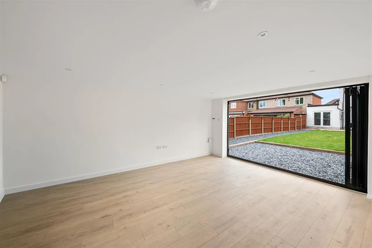 Beverley Road, Ruislip, photo 7