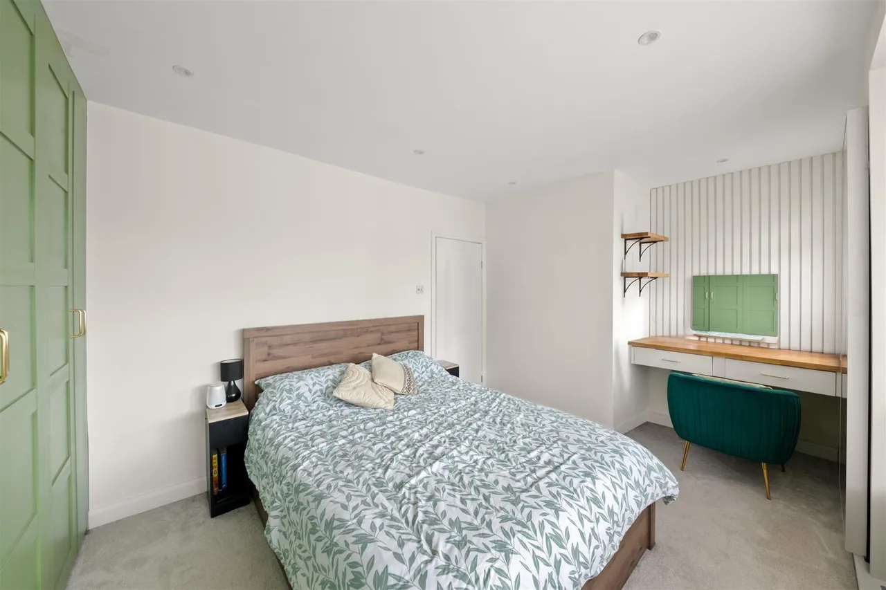 Beverley Road, Ruislip, photo 12