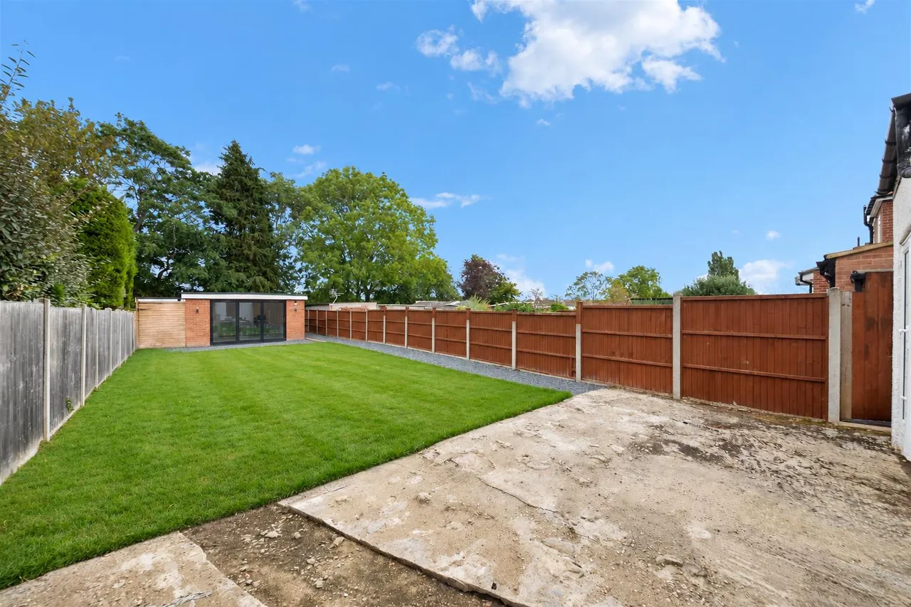 Beverley Road, Ruislip, photo 9