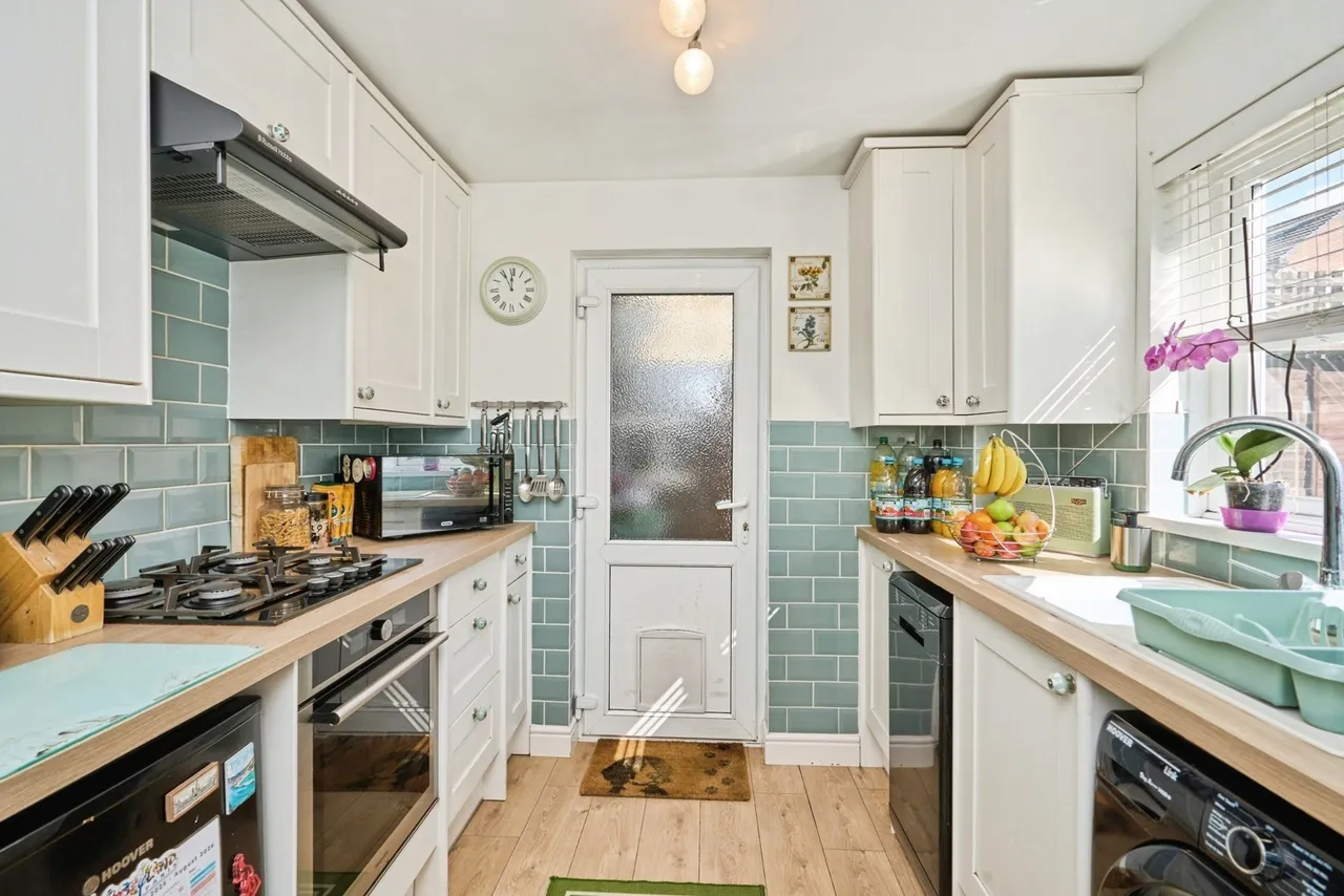 Sylvan Avenue, East Cowes, PO32, photo 5